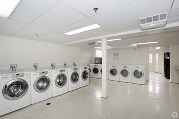 Laundry center